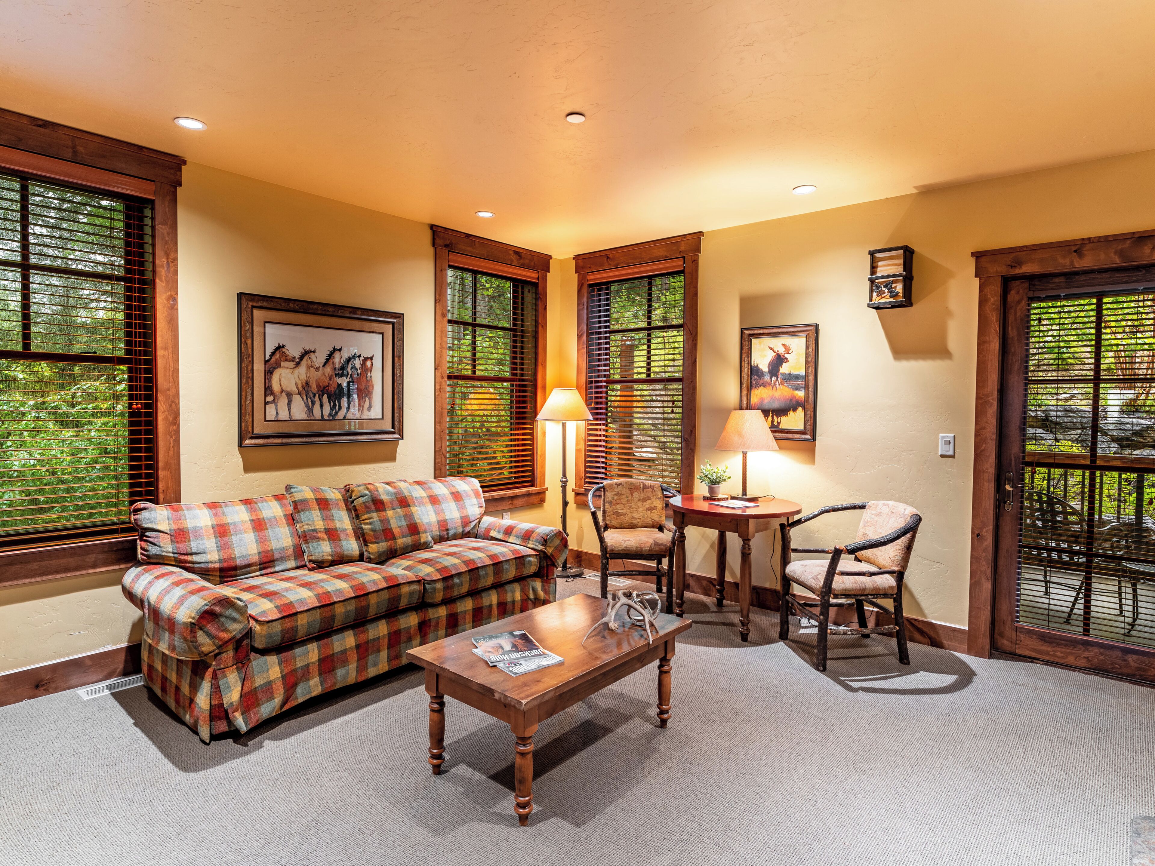 Suite (Parlor, Condo) | Living area | Flat-screen TV