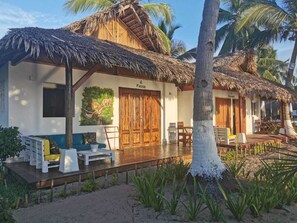 Traditional-Bungalow, 1 Schlafzimmer, Meerblick, am Strand | Terrasse/Patio