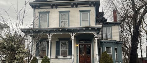 Apartment, 2 Bedrooms, Balcony, Garden View | Property entrance