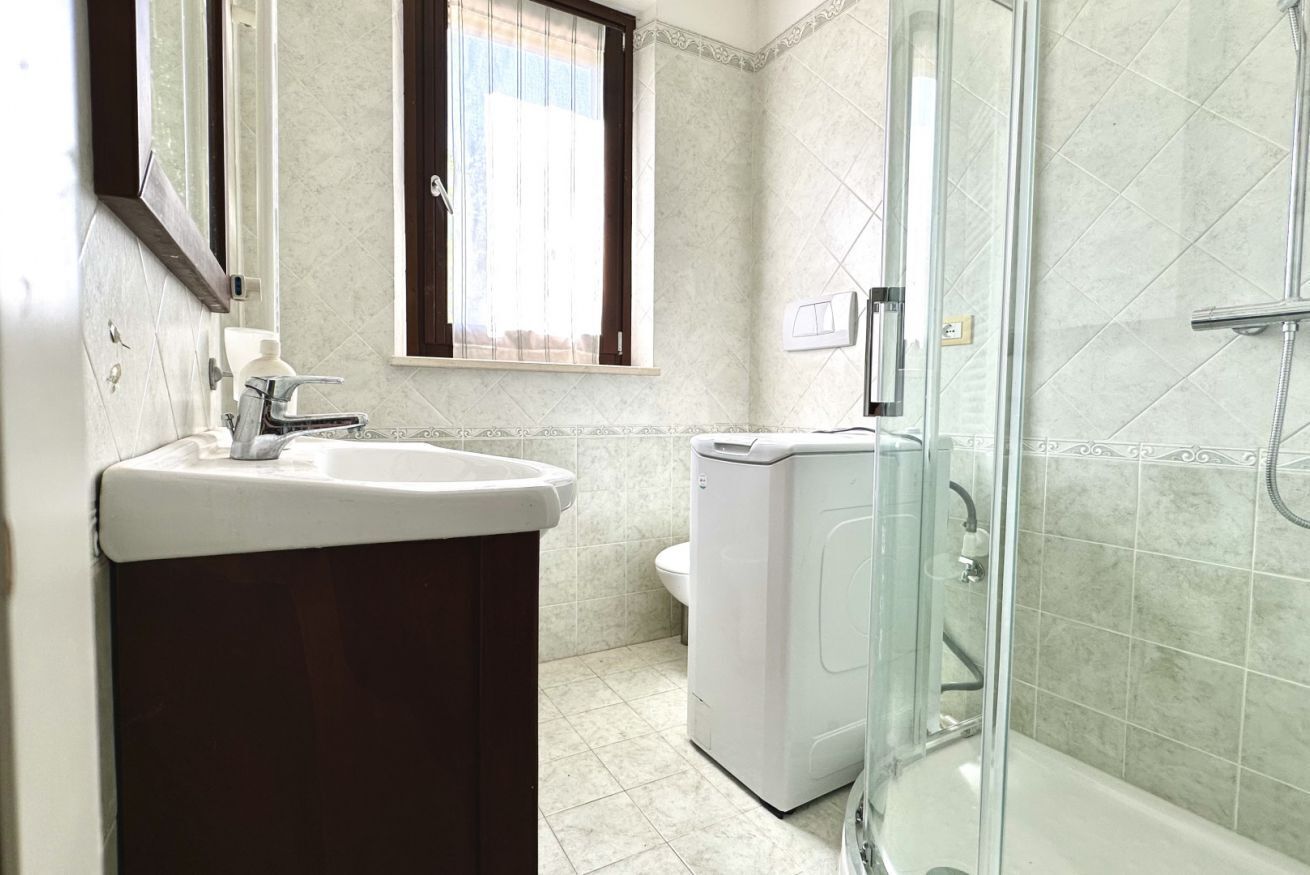 Douche, bidet, serviettes fournies