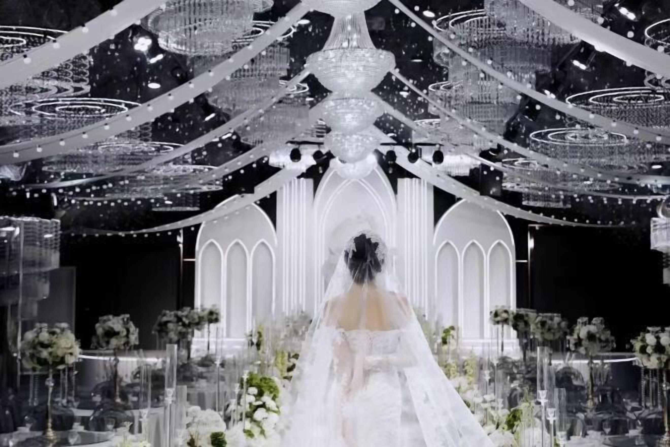 زفاف داخل الفندق