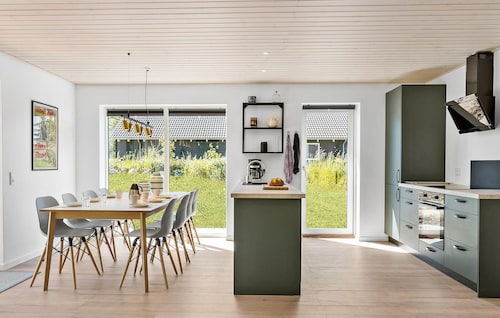 Beautiful home in Tranekær with WiFi