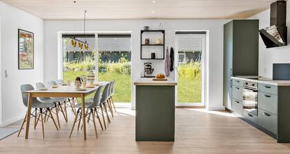 Beautiful home in Tranekær with WiFi