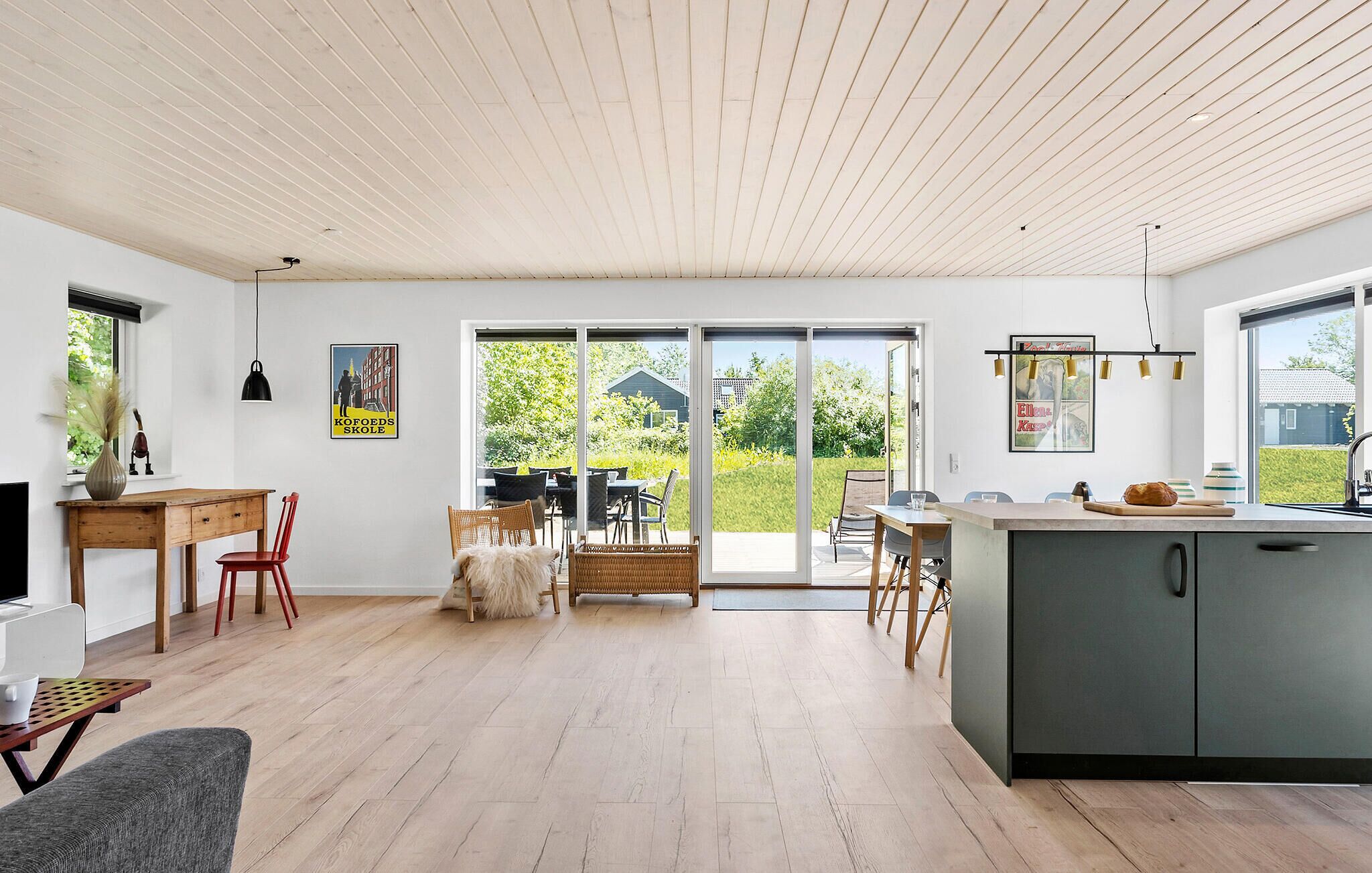 المنشأة من الداخل