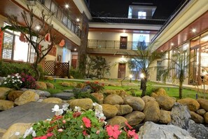 Exterior detail - Wanning Hele Family Home Stay (Wanning)