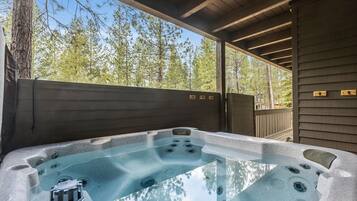 Bain à remous extérieur