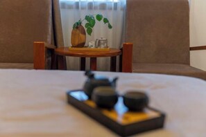 Unclassified image, 3 of 86, button - the Four Seasons the Inn (Lijiang)