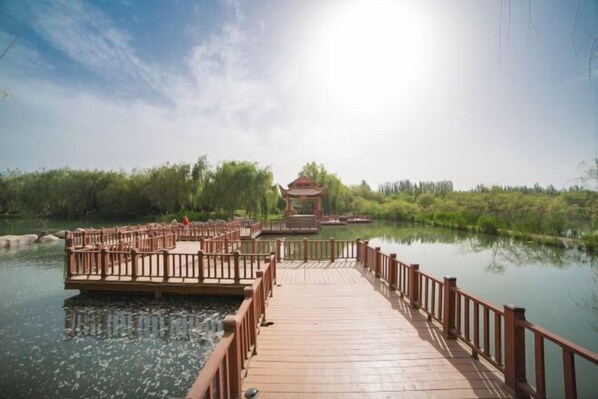 Property grounds - Super 8 Hotel Zepu Fatong Park (Zepu)