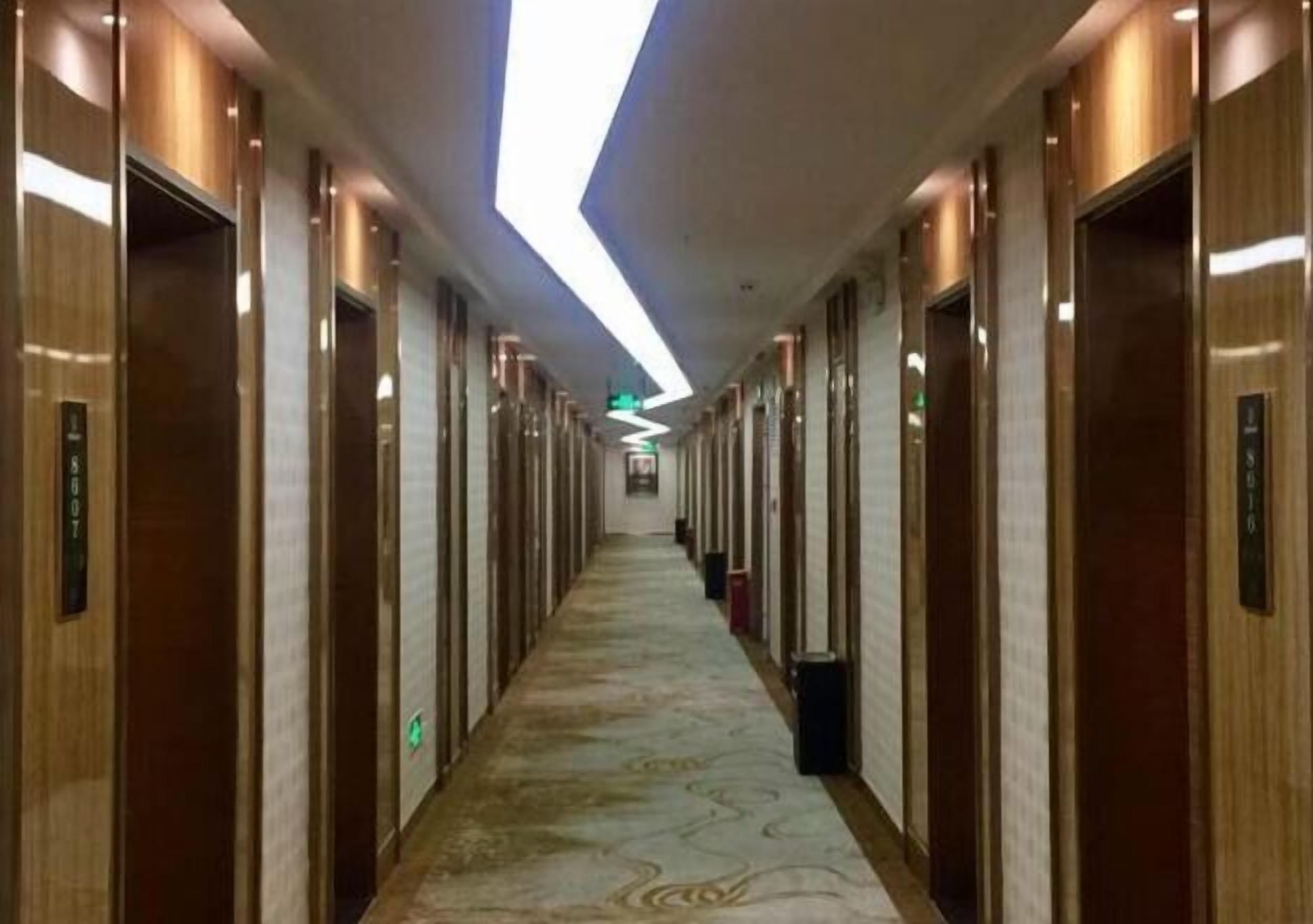 المنشأة من الداخل