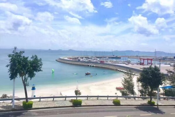 Beach - One More Homestay (Shenzhen)