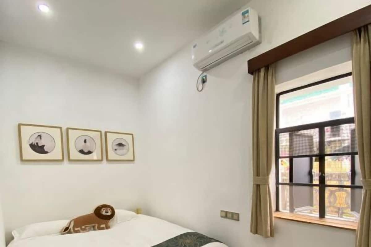 Cots/infant beds