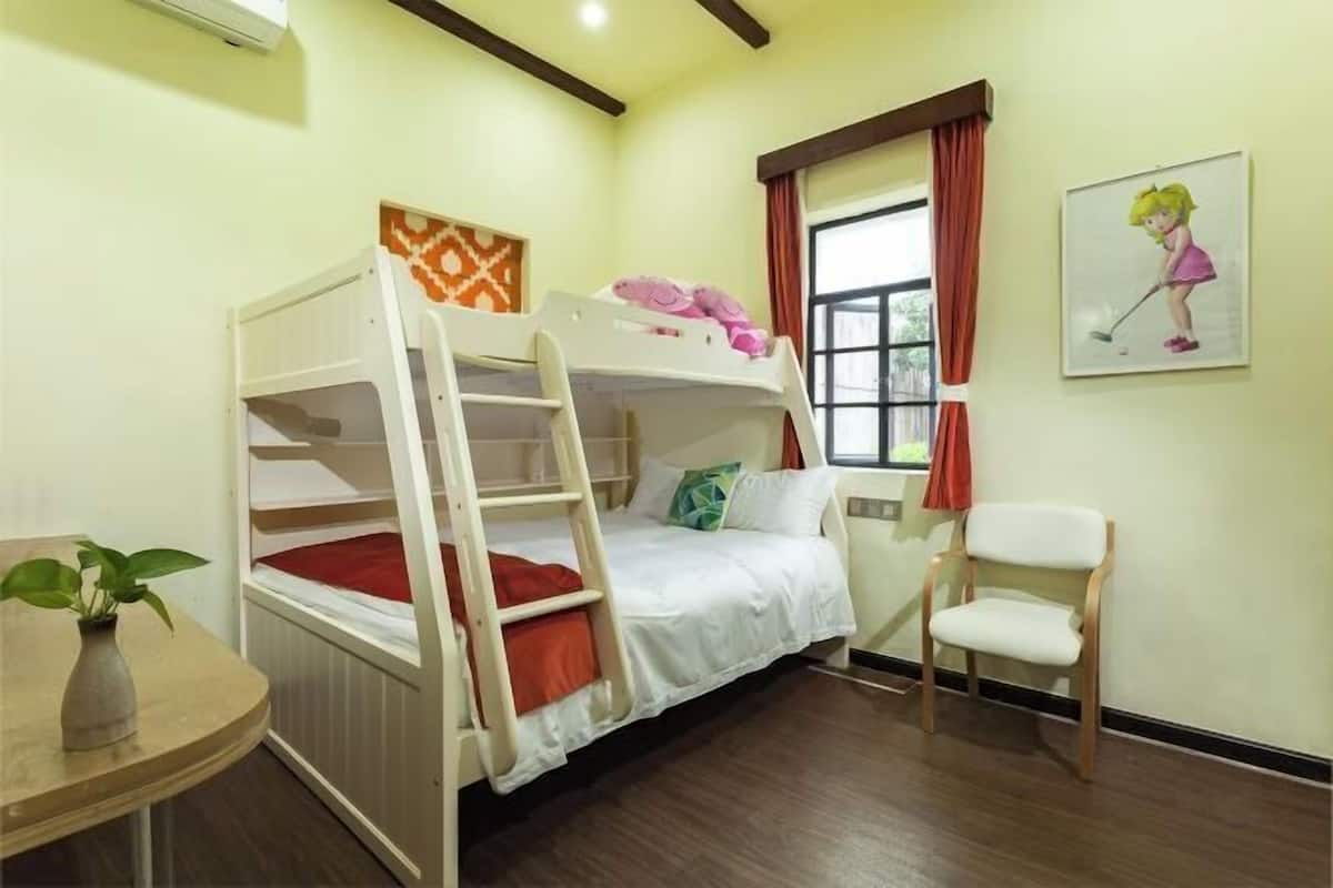 Cots/infant beds