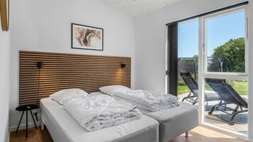 5 bedrooms, travel crib, free WiFi