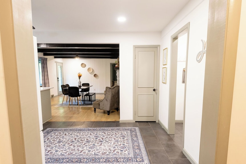 Cozy Cottage, 3 Mins From Evv, Fenced Yard - 에번즈빌