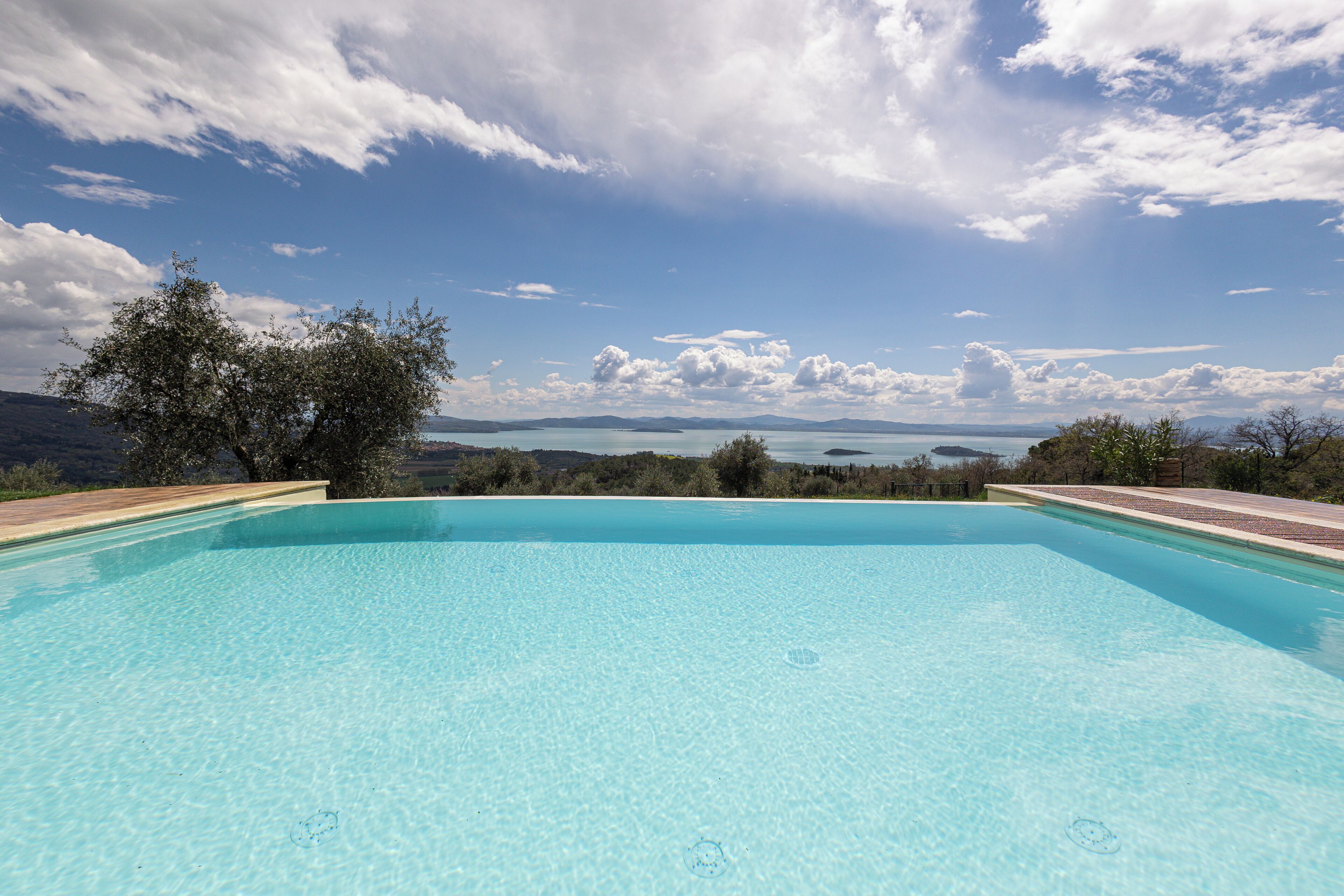 Grand House, 2 Queen Beds, Lake View | Terrace/patio
