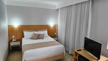 Deluxe Room, City View | Minibar, individually furnished, desk, laptop workspace