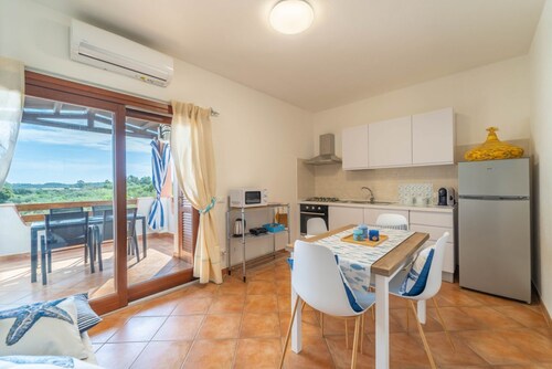 Le Voilier 28: Apartment with Balcony and View of Tavolara Island