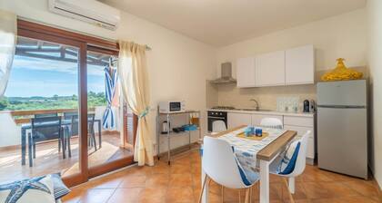 Le Voilier 28: Apartment with Balcony and View of Tavolara Island