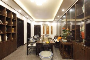 Lobby lounge - Muxiju Guesthouse (Suzhou)