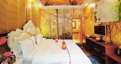 Rahm Holiday Theme Hotel