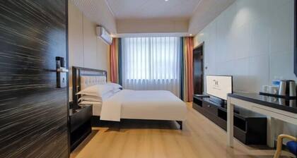 Zhengzhou Ruolan Hotel (Zhengzhou Railway Station Yinji Plaza)