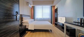 Zhengzhou Ruolan Hotel (Zhengzhou Railway Station Yinji Plaza)