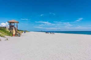 Beach - Newly Renovated Delray Beach Townhome (Delray Beach)