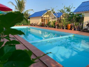 Front of property - Ratana Bungalow (Kampot)