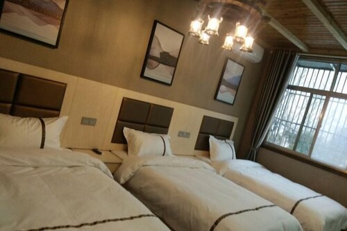 Anyu · Wooden House