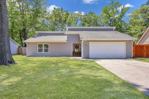 Exterior - 15 minutes from CHS airport  20 minutes from Downtown 35 minutes from beaches.  (North Charleston)