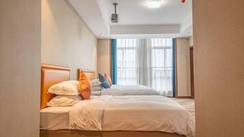 Cribs/infant beds