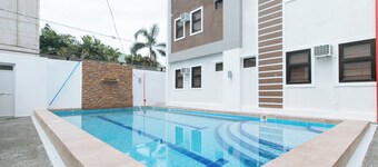 Reddoorz Plus @ D'builders Poblacion - Bgc