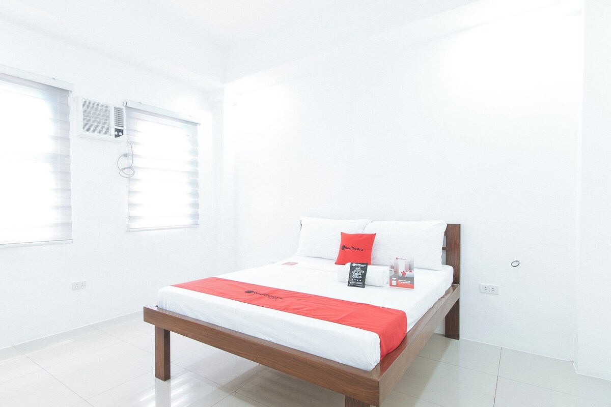 RedDoorz Room