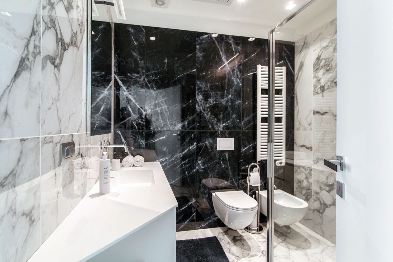 Dusche, Haartrockner, Bidet, Shampoo