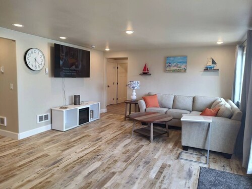 2 bdrm Walking distance to all