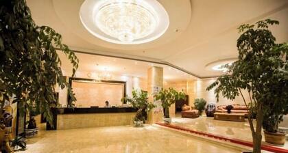 Qiubeijinghongdajiudian