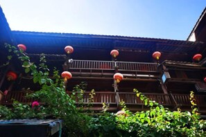 Property grounds - YongdengtuloYanglin Inn (Longyan)