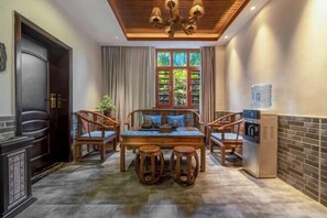 Lobby lounge - Shanshui Wujian lnn (Zixing)