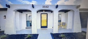 Family-Friendly 3 Bedroom 2 Bathroom home near Tarpon Springs
