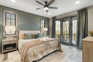 4 bedrooms, free WiFi, bed sheets - Sunset Ridge Hideaway - Luxury Mountain Home in The Lodges at Eagles Nest (Banner Elk)