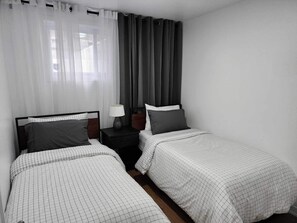 3 chambres, fer et planche à repasser, draps fournis