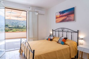 4 bedrooms, iron/ironing board, travel cot, WiFi
