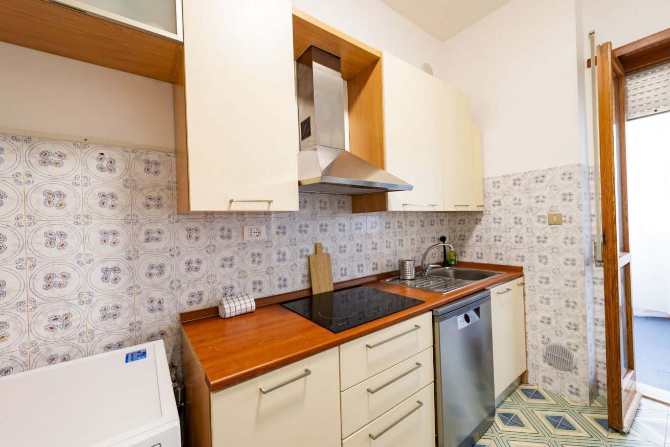 Fridge, oven, stovetop