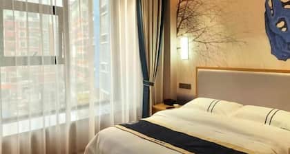 Luocheng Fengxucheng Hotel
