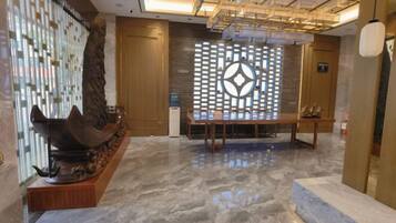 المنشأة من الداخل