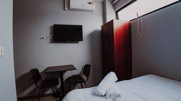 Comfort Double Room, 1 Bedroom | Premium bedding, down comforters, pillowtop beds, individually furnished