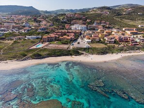 Beach - Porche des Roses: A Charming Option in Lu Bagnu (Casteldardo)