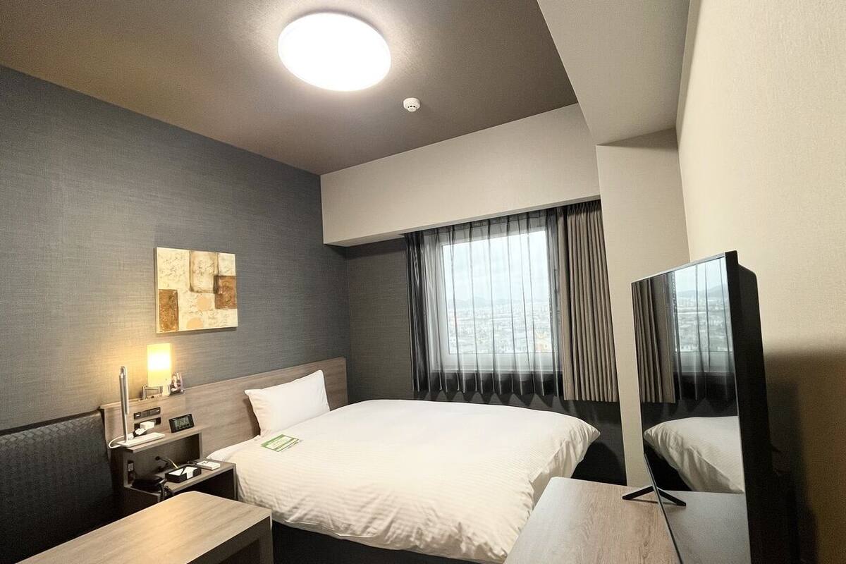Desk, iron/ironing board (on request), WiFi (free), bed sheets