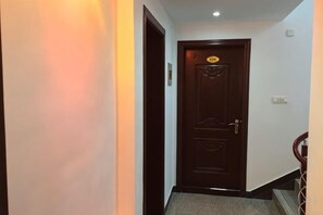 Unclassified image, 2 of 53, button - Haiyun Inn (Huangshan City)
