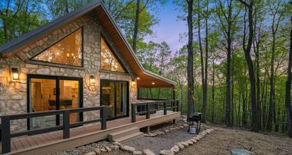 Mökki-Ylellinen-Oma kylpyhuone-Ucker's Cottage